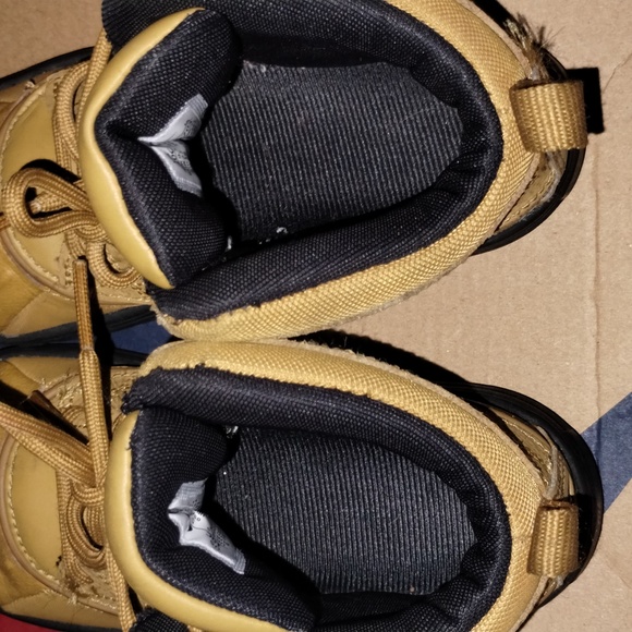 Shoes - Picture 8 of 8